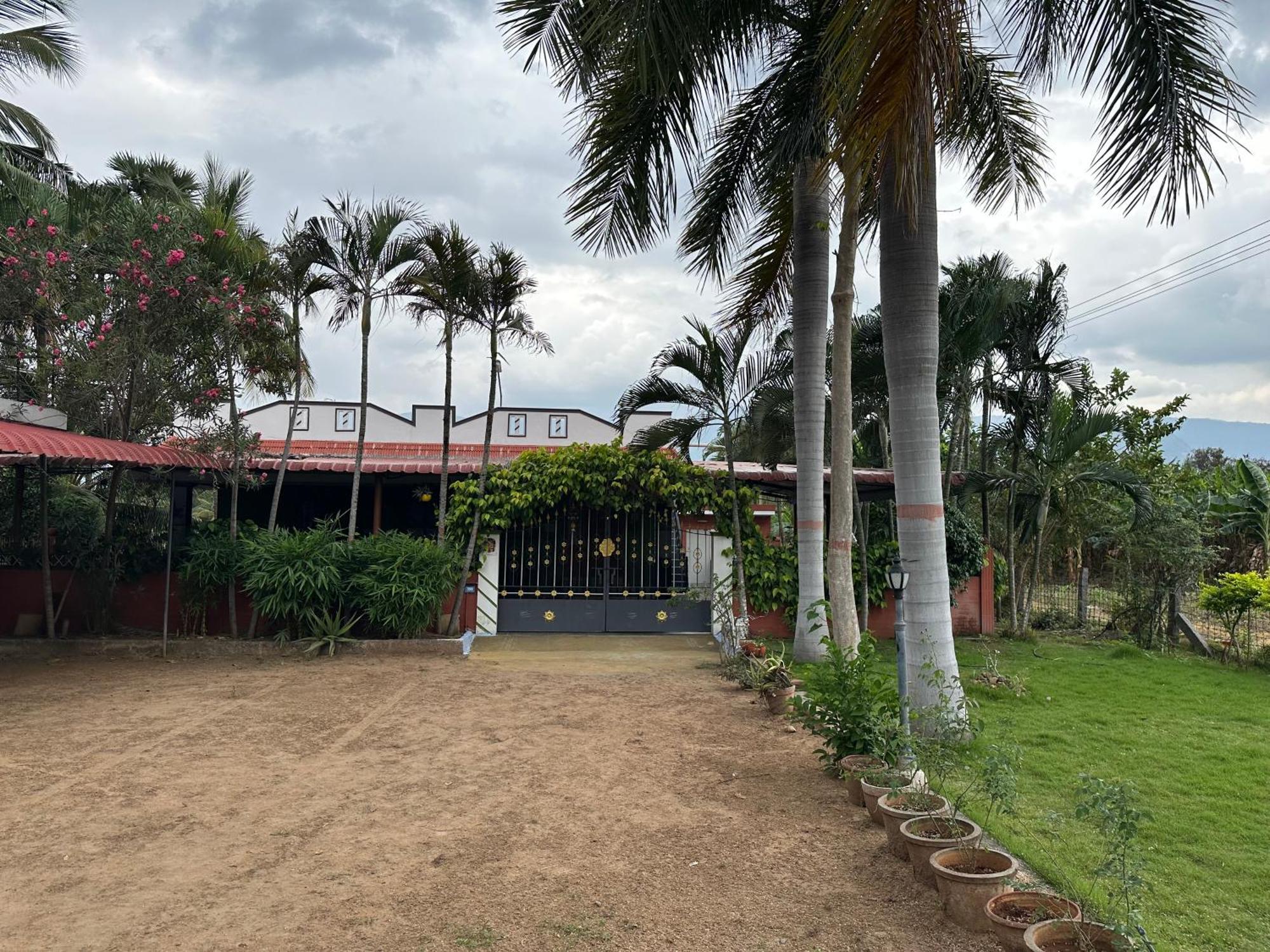 Sakthi Garden Home Stay Erode Bagian luar foto