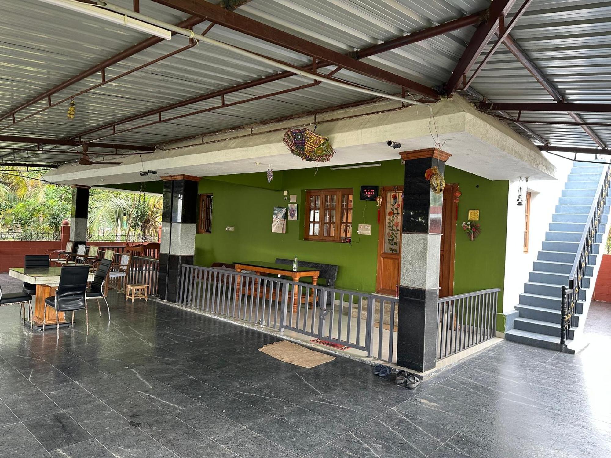 Sakthi Garden Home Stay Erode Bagian luar foto